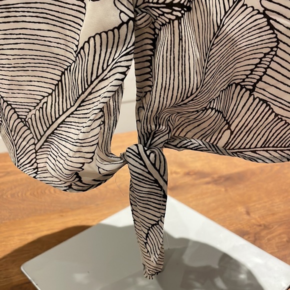 (2/$20) NWT Sienna Sky B+W Camisole L - Picture 6 of 9